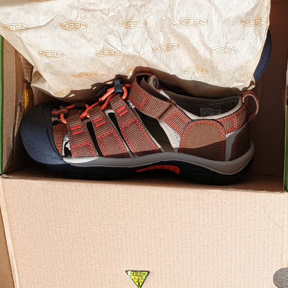 KEEN Kids Newport H2 Sandals - Dark Earth/Spicy Orange - Picture 2 of 4